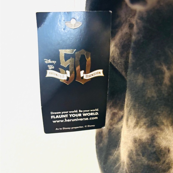 ✨Her Universe Disney The Haunted Mansion Gargoyle Girls Crop Sz Small T-Shirt✨ - Picture 10 of 12